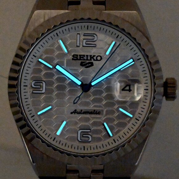 Custom Land Dweller Style SeikoMod 40mm White dial NH35 Automatic Movement new - Picture 6 of 6